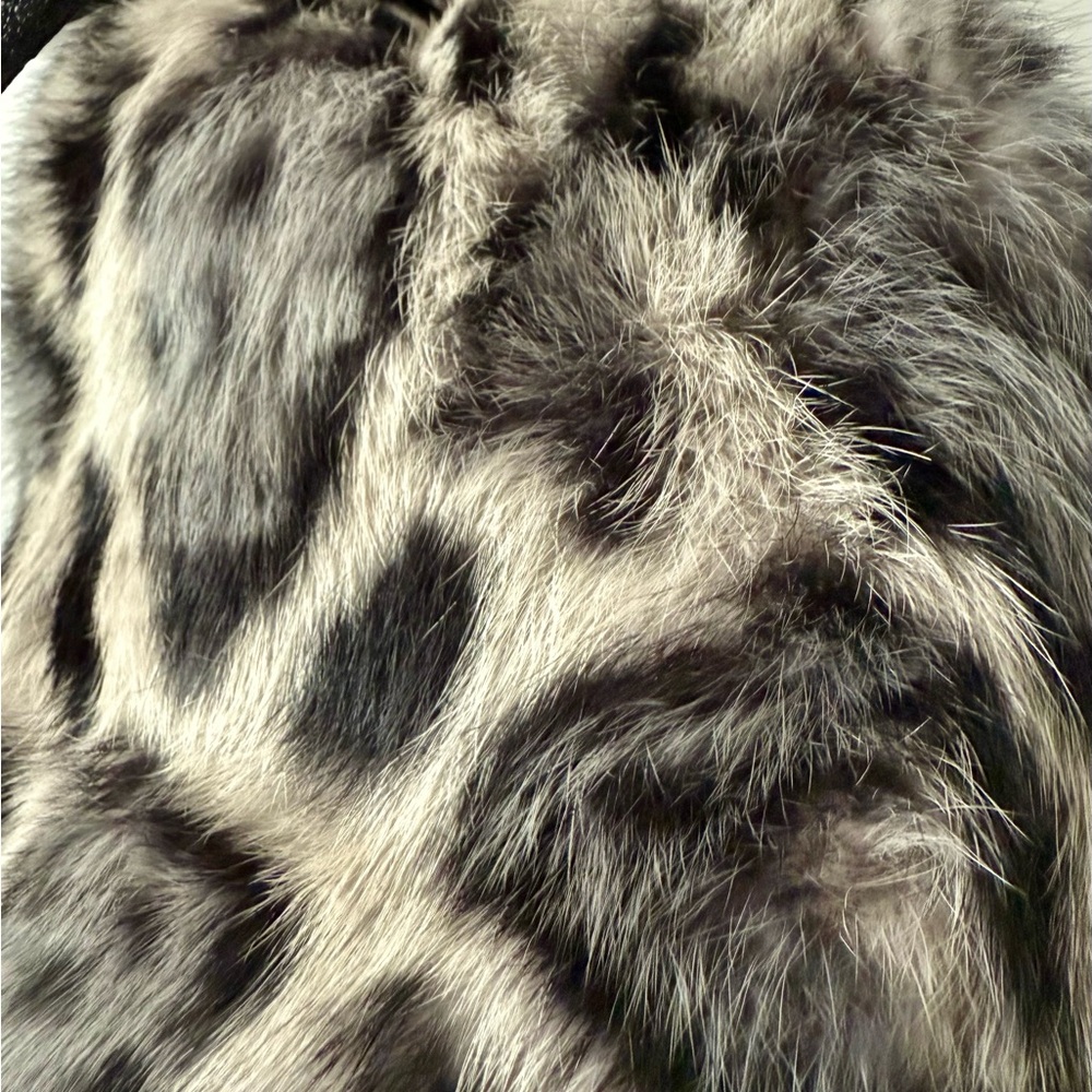 NWT Jocelyn Rabbit Fur Crossbody Bucket Bag / Purse in Animal Print - Picture 3 of 8